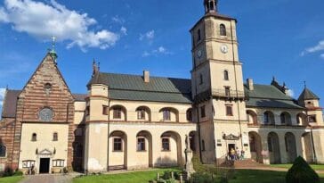 Wąchock ciekawostki Opactwo cystersów w Wąchocku