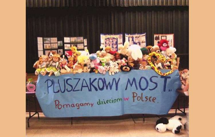 Pluszakowy most Dobra Polska Szkoła Szczepan Sadurski