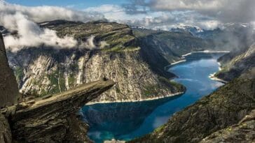 Trolltunga wycieczka język Trolla ciekawostki Norwegia