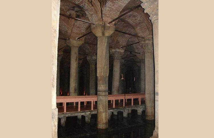 Cysterna Bazyliki w Stambule Turcja Stambuł atrakcje ciekawostki zabytki