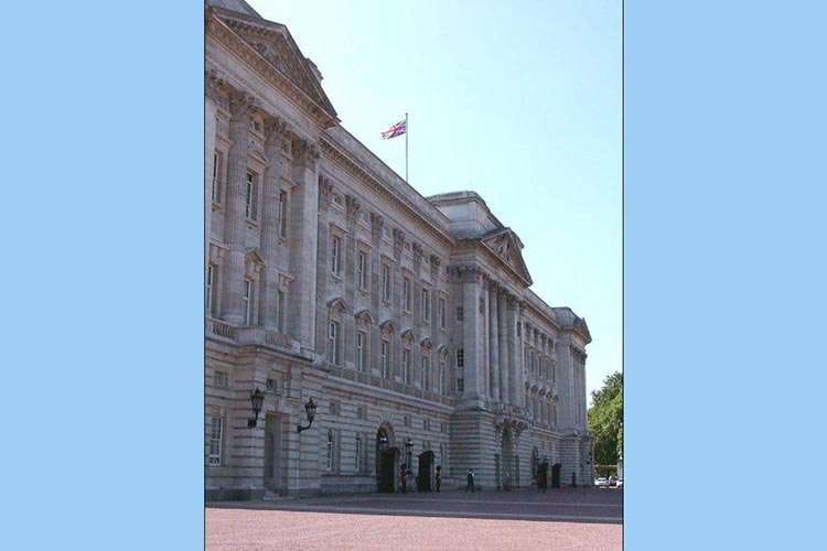 Londyn Pałac Buckingham ciekawostki atrakcje Anglia