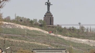 Matka Armenia pomnik Erywań ciekawostki zabytki Armenia