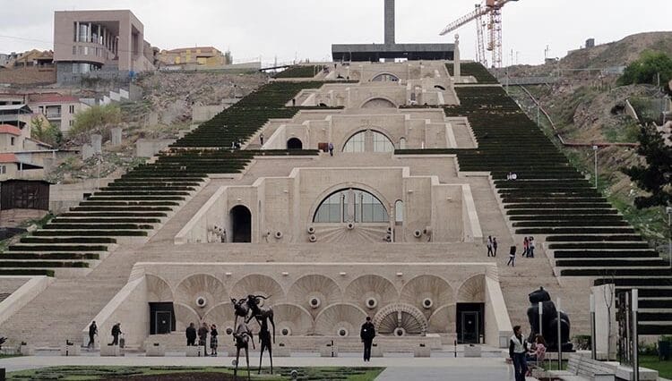 kaskady Erywań ciekawostki Armenia atrakcje
