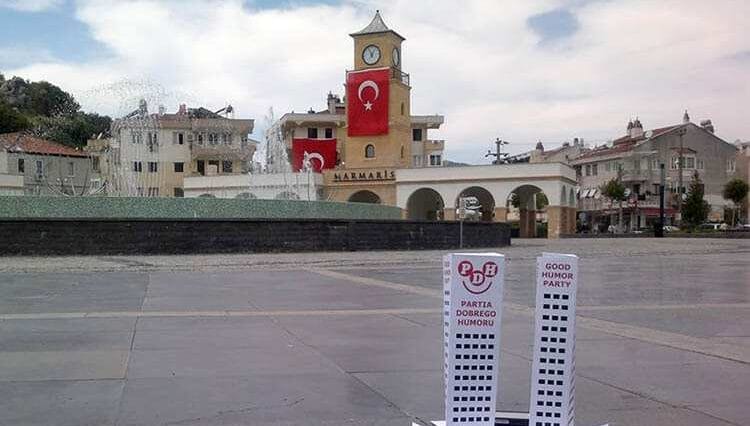 miasto Marmaris Turcja ciekawostki Wesoły Wieżowiec