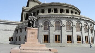 opera teatr Erywań ciekawostki atrakcje zabytki Armenia