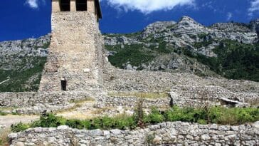 miasto Kruja ciekawostki atrakcje zabytki Albania