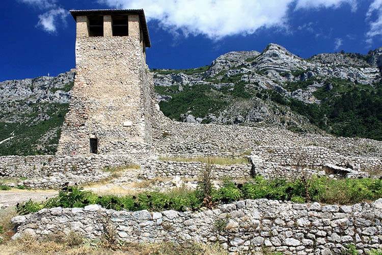 miasto Kruja ciekawostki atrakcje zabytki Albania