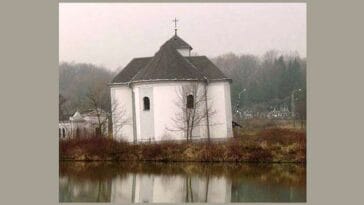 Krzywy Kościół św. Piotra z Alkantary