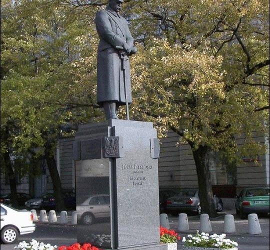 Józef Piłsudski – pomnik w Warszawie