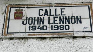 ulica Johna Lennona w Merida Hiszpania John Lennon