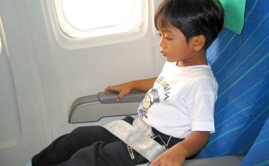 Podróż samolotem z małym dzieckiem
