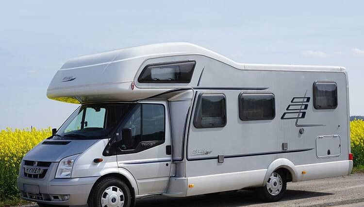 kampery ciekawostki kamper wakacje porady