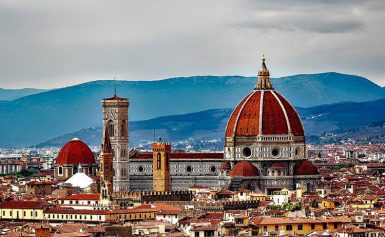 Turysta we Florencji zje, ale nie na siedząco