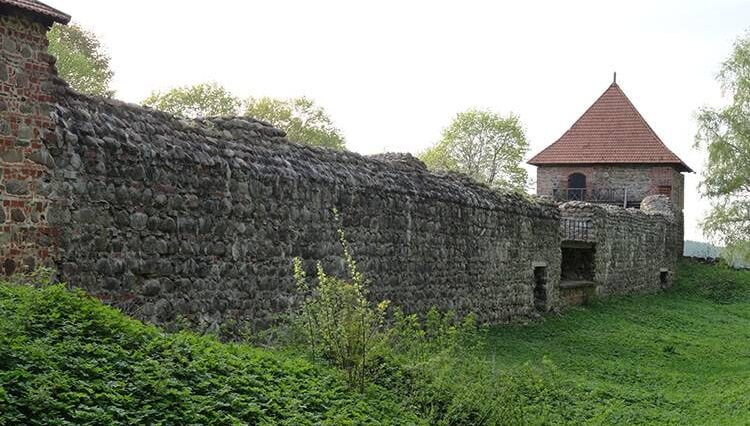 Troki stary zamek na półwyspie Litwa ciekawostki