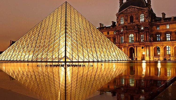 słynne muzea muzeum Luwr Paryż w Paryżu Francja