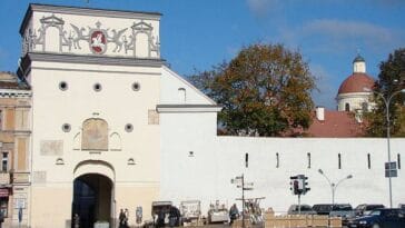 Ostra Brama Wilno Litwa ciekawostki zabytki atrakcje