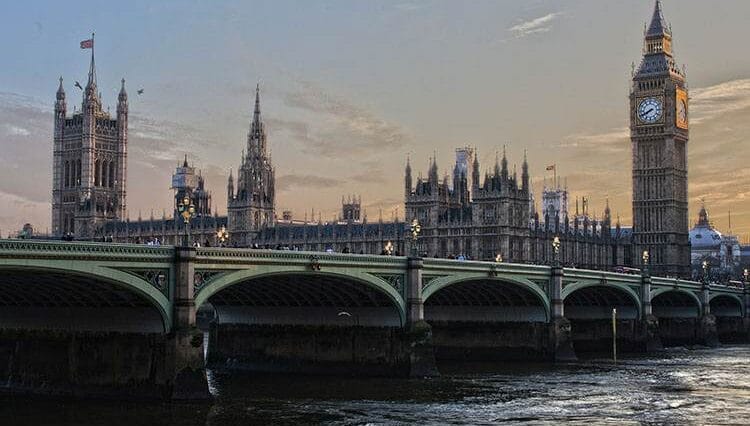 Anglia rozliczenie podatku zwrot