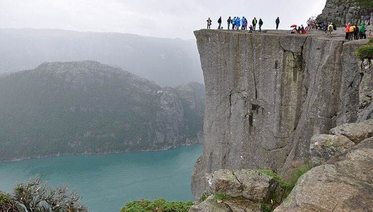 Preikestolen Norwegia Ambona ciekawostki o państwach świata