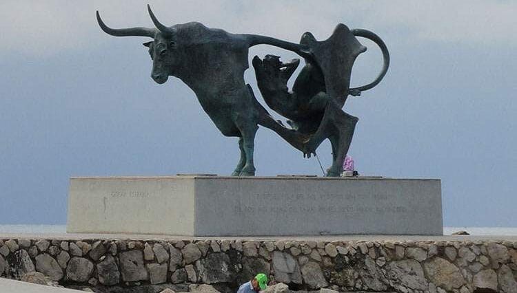 plaża byk Vilanova i la Geltru ciekawostki Katalonia Hiszpania organizacje polonijne Hiszpania