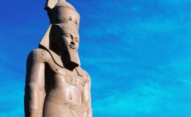 Posąg Ramzesa II w Muzeum Egipskim