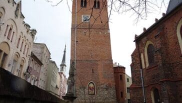 Krzywa Wieża Ząbkowice Śląskie ciekawostki zabytki atrakcje