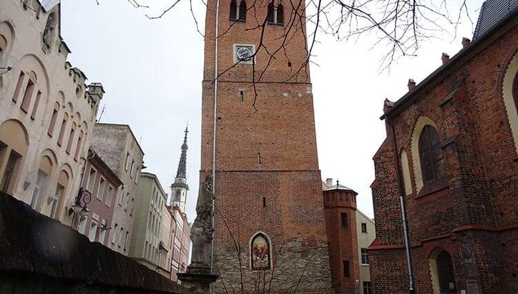 Krzywa Wieża Ząbkowice Śląskie ciekawostki zabytki atrakcje