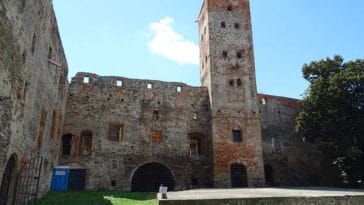 zamek ruiny Ząbkowice Śląskie ciekawostki zabytki atrakcje