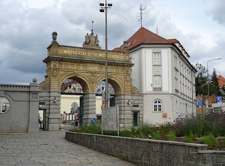 brama Pilzno Pilsner Urquell piwo browar Plzen ciekawostki
