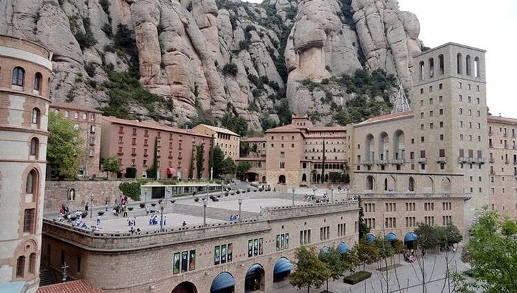 kościół Montserrat Katalonia ciekawostki Hiszpania Barcelona
