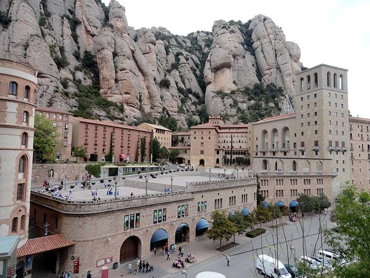 kościół Montserrat Katalonia ciekawostki Hiszpania Barcelona
