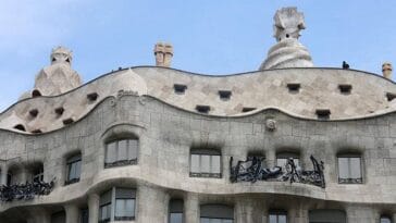 Casa Mila Barcelona Hiszpania zabytki atrakcje