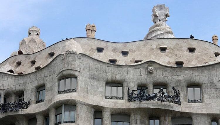 Casa Mila Barcelona Hiszpania zabytki atrakcje