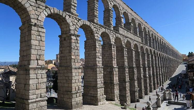 Segowia akwedukt Hiszpania zabytki atrakcje