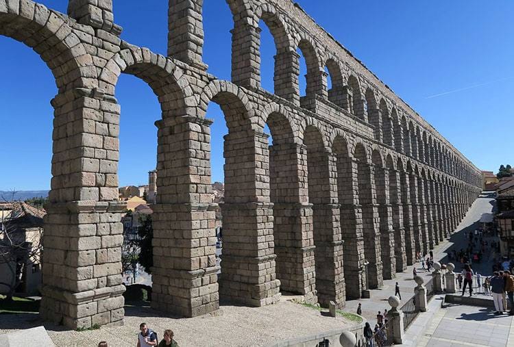 Segowia akwedukt Hiszpania zabytki atrakcje