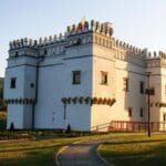 kasztel Gładyszów Szymbark ciekawostki zabytki