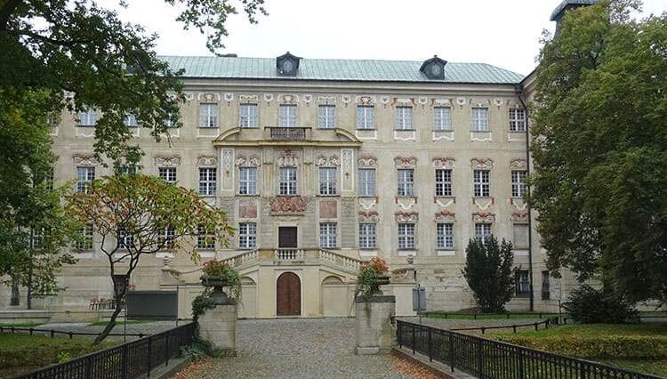 zamek Rydzyna historia zabytki