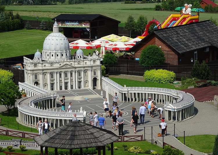 Inwałd ciekawostki atrakcje zabytki małopolskie Park Miniatur