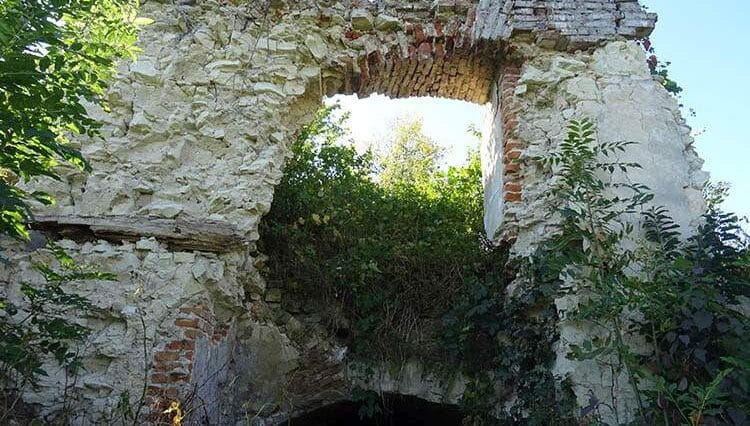 Szczebrzeszyn zamek w Szczebrzeszynie ruiny wieża atrakcje zabytki