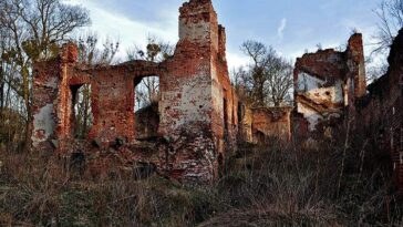 ruiny zamku w Miliczu zamek Milicz ciekawostki atrakcje zabytki