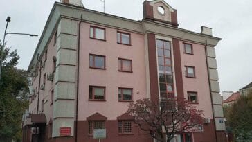 Ożarów Mazowiecki ciekawostki atrakcje zabytki Urząd Miasta