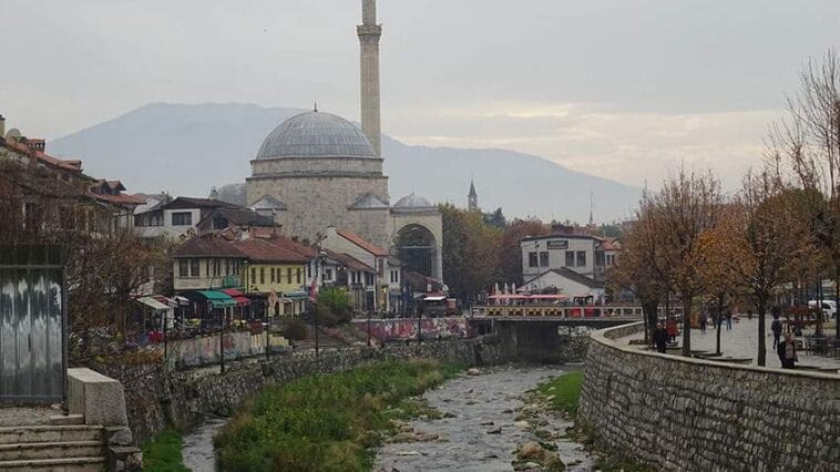 meczet Sinana Paszy Prizren Kosowo zabytki atrakcje islam rzeka Bistrica