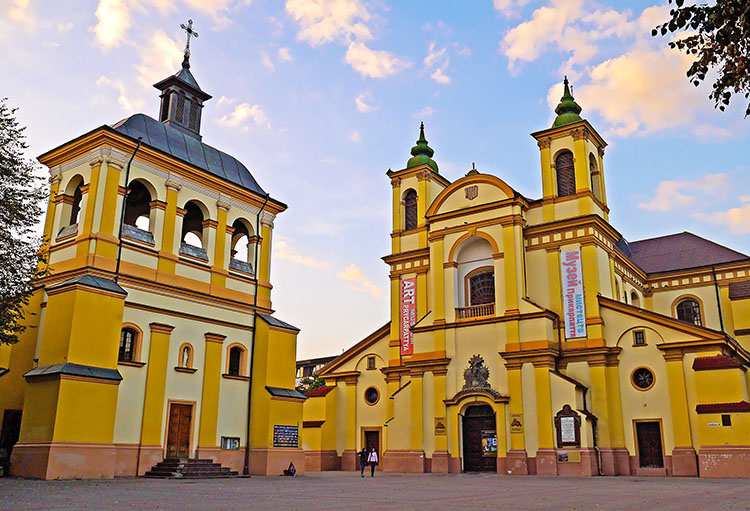kościół kolegiata Iwano-Frankiwsk ciekawostki zabytki atrakcje Ukraina