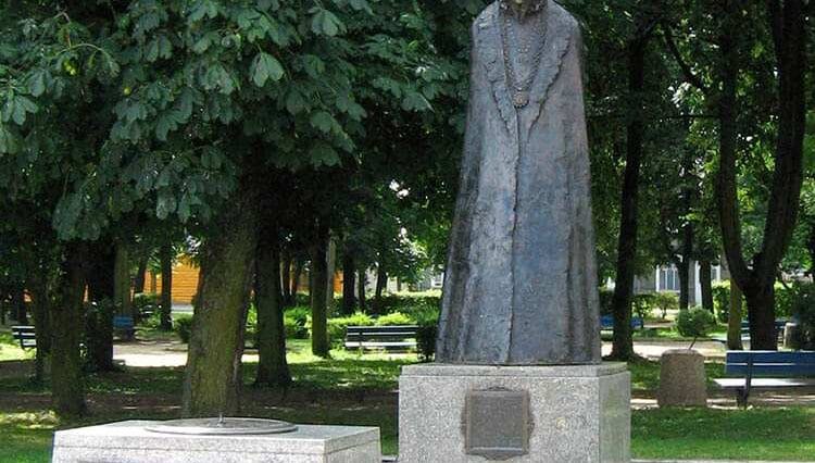 pomnik Zygmunta Augusta w Knyszynie