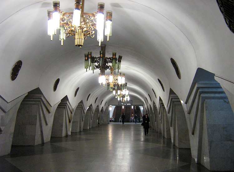 stacja metra w Charkowie na Ukrainie
