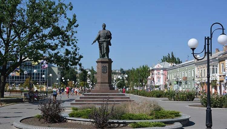 Aleja Azowska Berdiańsk ciekawostki zabytki atrakcje Ukraina