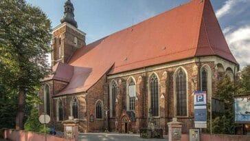 Kościół św. Piotra i Pawła Namysłów ciekawostki atrakcje zabytki