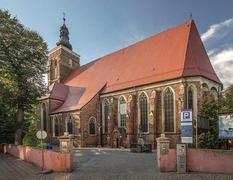 Kościół św. Piotra i Pawła Namysłów ciekawostki atrakcje zabytki
