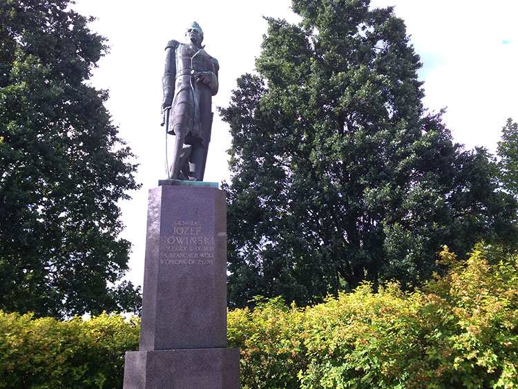 generał Józef Sowiński pomnik w parku Wola Warszawa