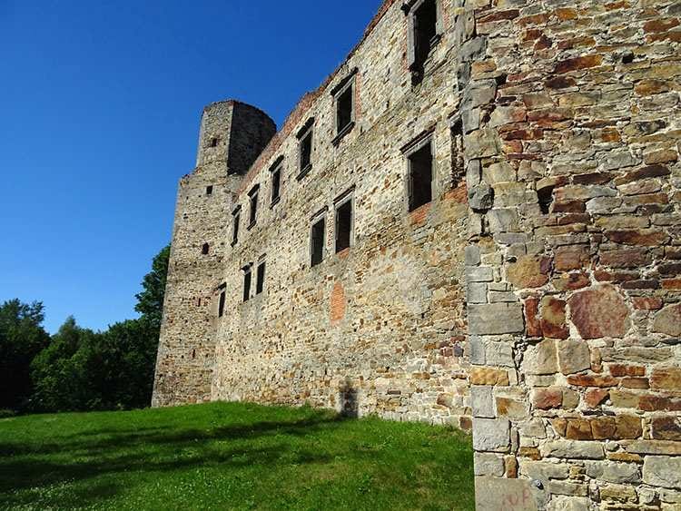 ruiny zamku Drzewica łódzkie zamki polskie