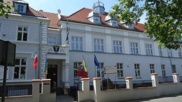 Urząd Miejski w Mogilnie ciekawostki Mogilna woj. kujawsko-pomorskie